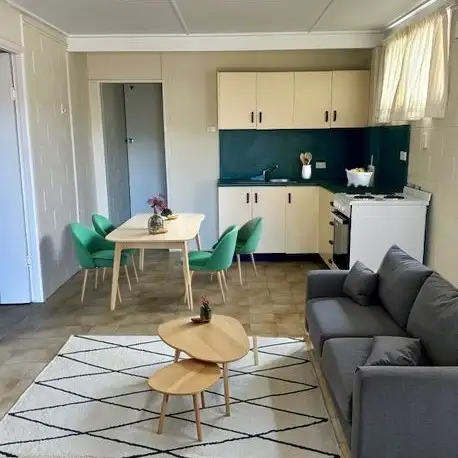 2/144 Shute Harbour Road