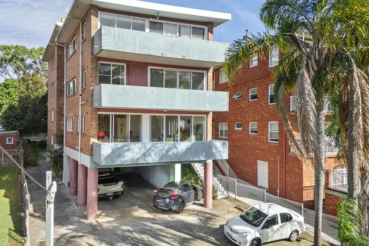 4/14 Nicholson Parade