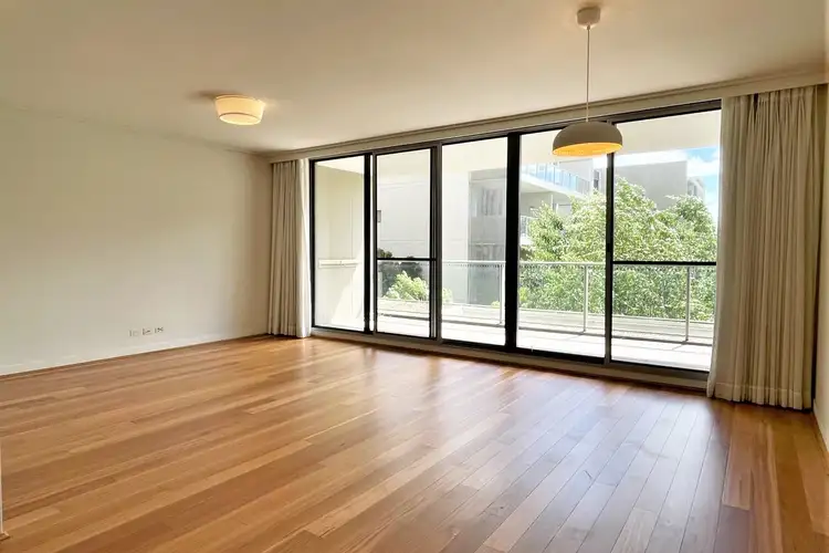 205/76 Rider Boulevard