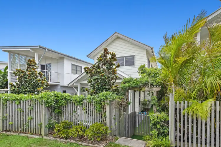 12/15 Dianella Drive