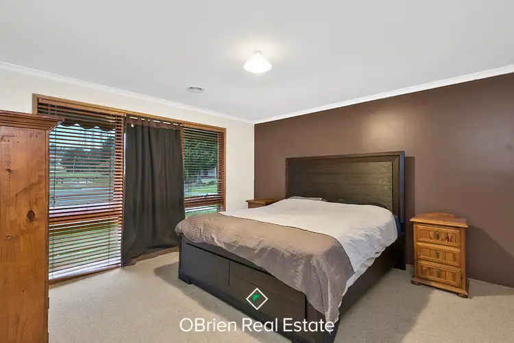 Fifth view of Homely house listing, 8 Kinloch Gardens, Endeavour Hills VIC 3802