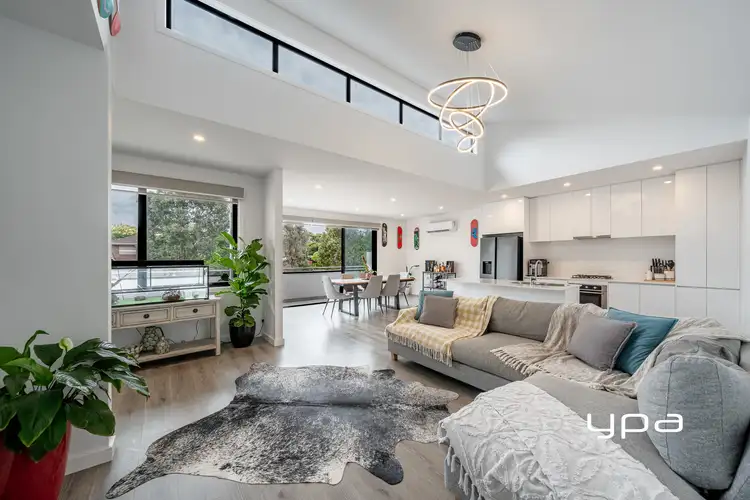 2/14A McEwen Drive