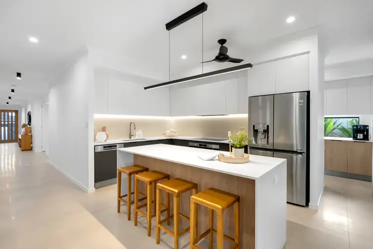 7 Braeside Court