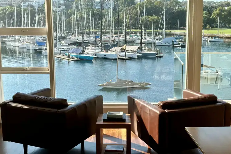 9&10/3 Elizabeth Bay Crescent