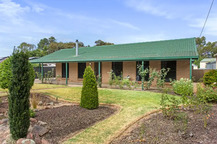 16 Fairfield Drive