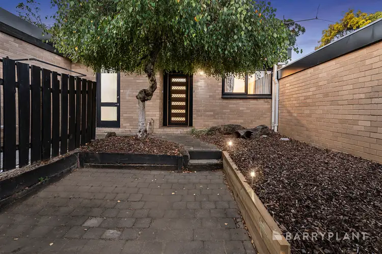 2/32 Mount Dandenong Road