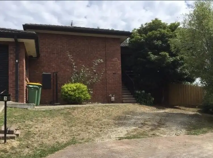 3 Lachlan Court