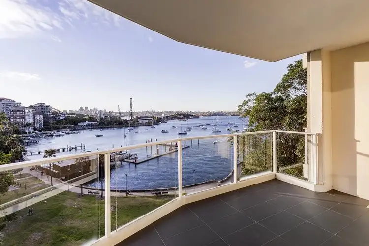 11/104 Elizabeth Bay Road