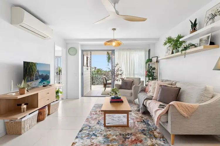 402/4 Maud Street
