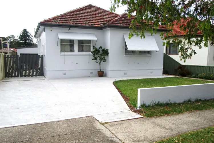 11 Picnic Point Road