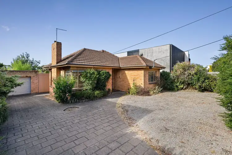 17 Mountfield Avenue