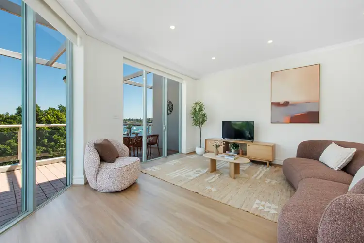707/1 Roseby Street
