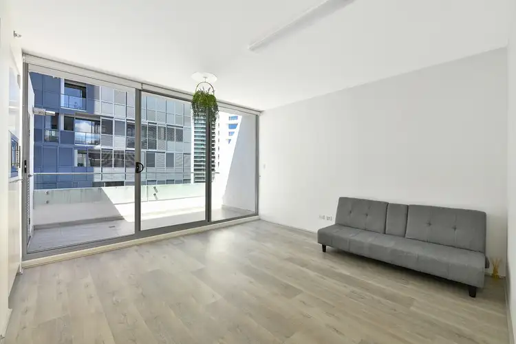 1002/51 Chandos Street