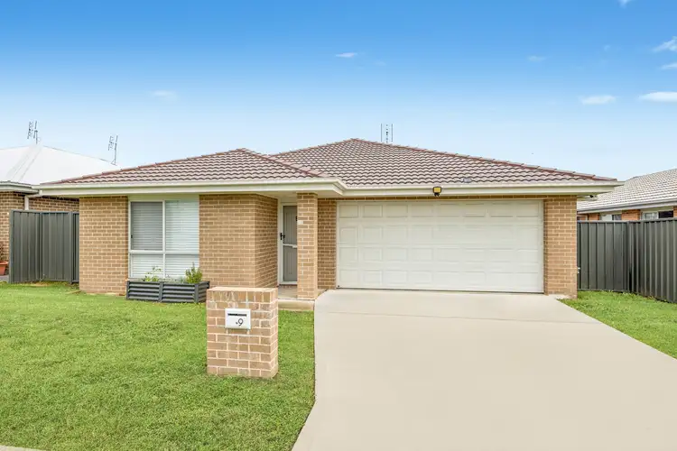 9 Bateup Drive
