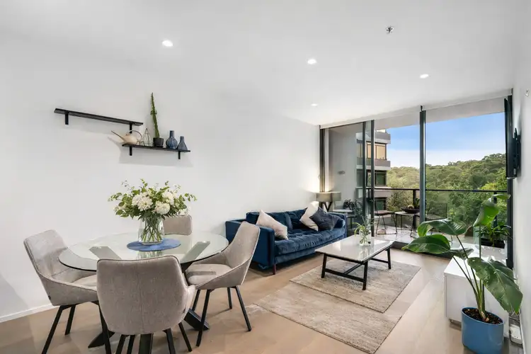 B333/631 Victoria Street