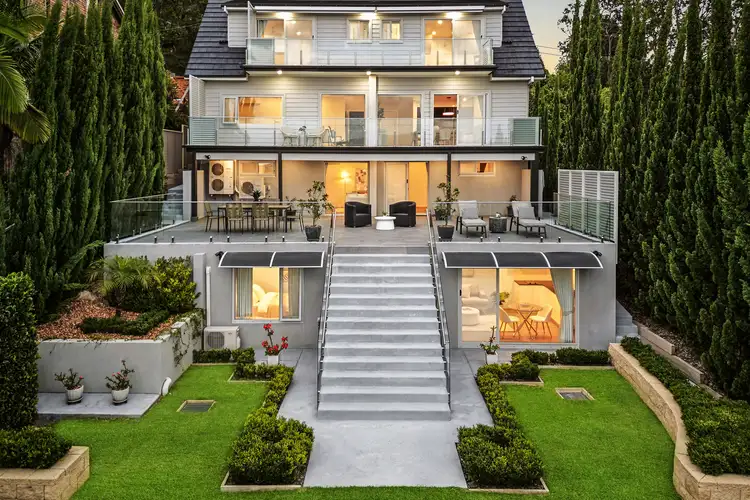 5 Sandstone Crescent