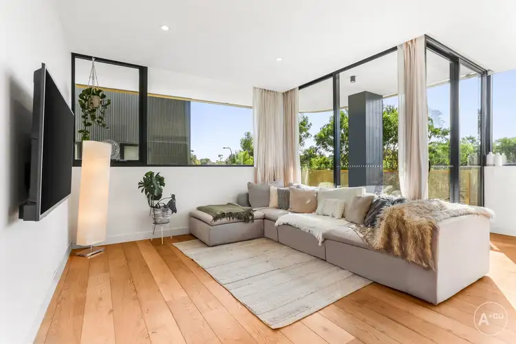 111/55 Holloway Street