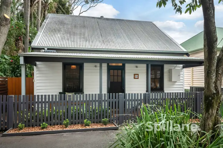 16 Chinchen Street