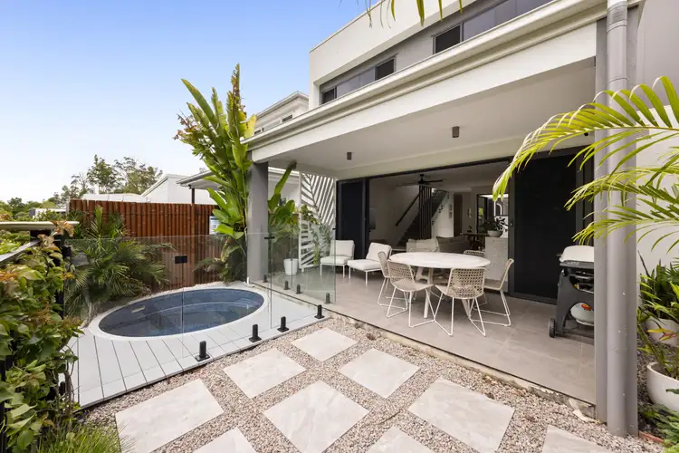 26 Palm Forest Circuit