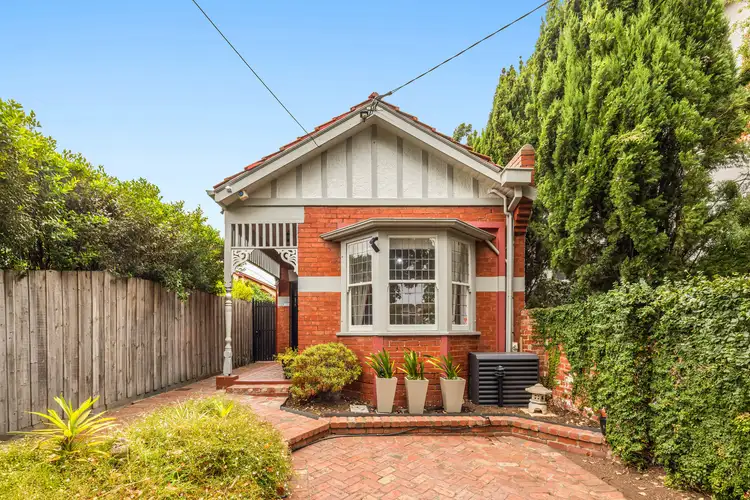 52 Richardson Street