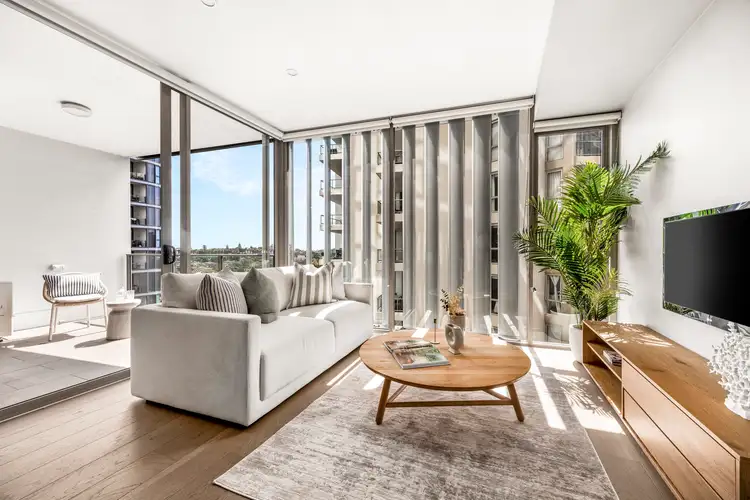 803/253 Oxford Street