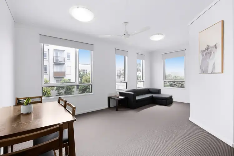 5214/570 Lygon Street