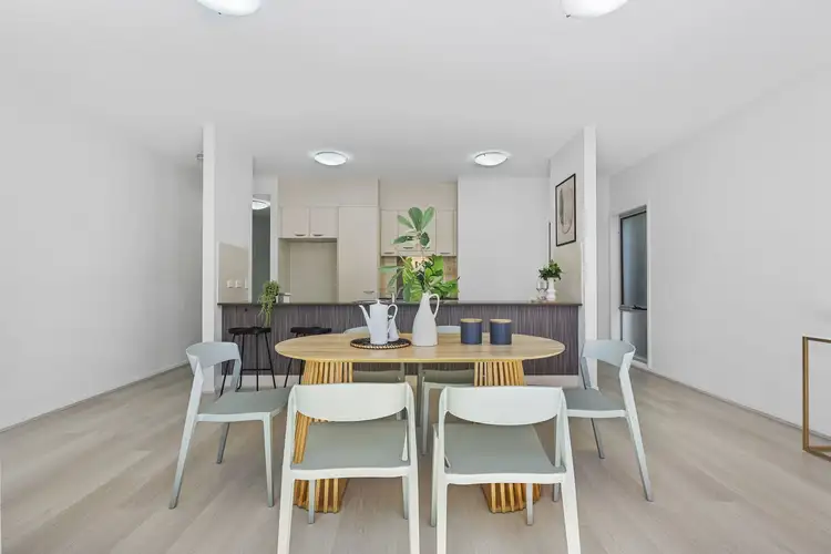 64/329 Flemington Road