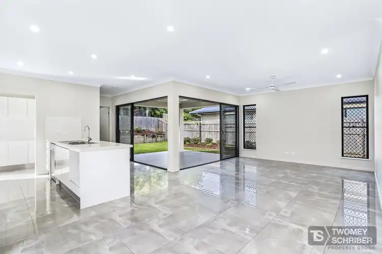 8 Seaford Entrance
