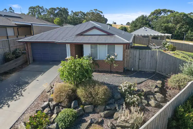 17 Kookaburra Grove