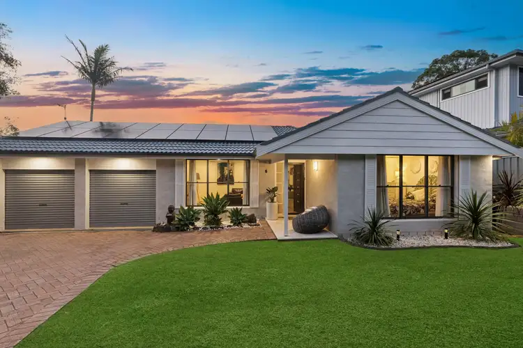 6 Edmondson Crescent