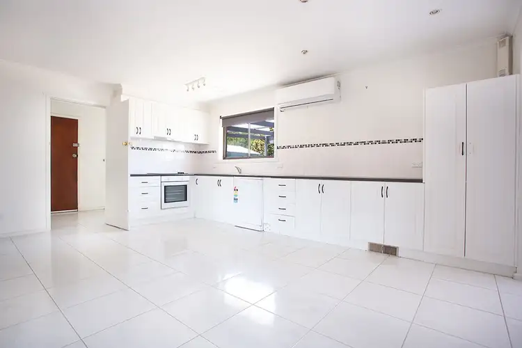 476 Gillies Street North