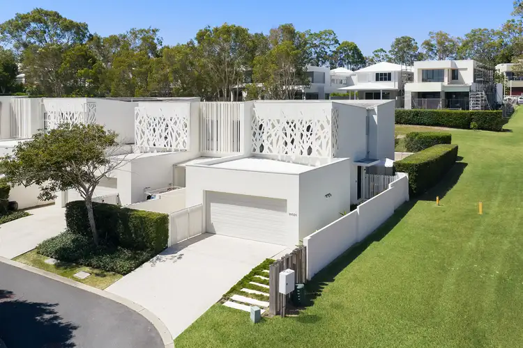 10026 The Boulevarde Lane