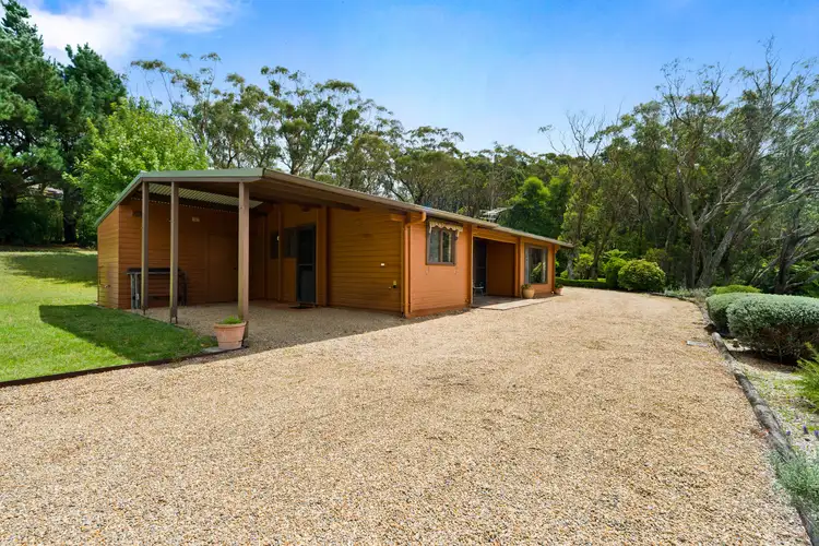 16 Queen Elizabeth Drive