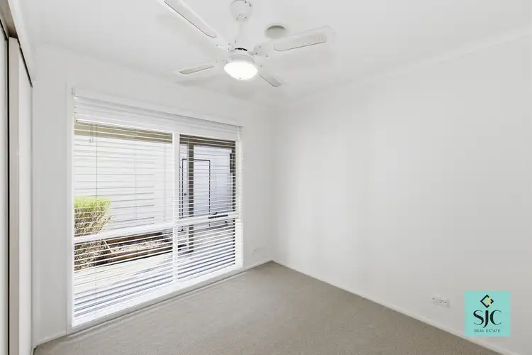 22 Shrubby Walk, Croydon South VIC 3136