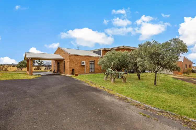 315 Loemans Road