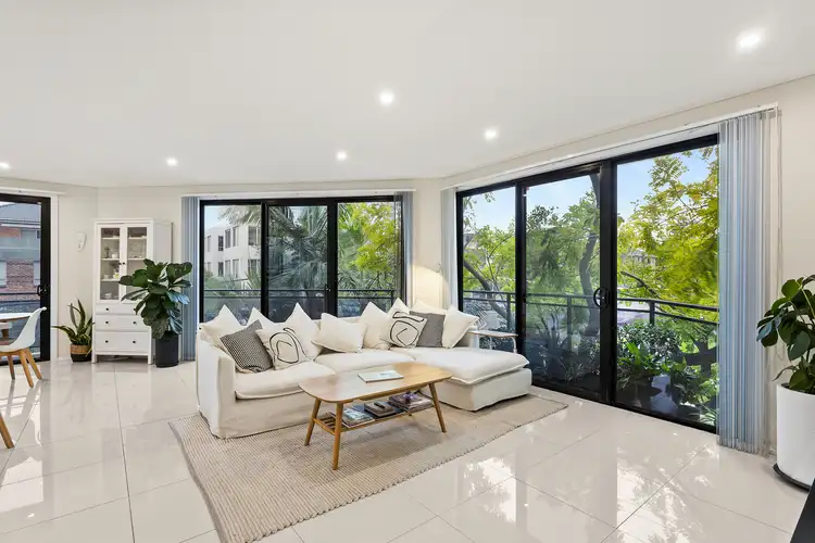 2/49 Bourke Street