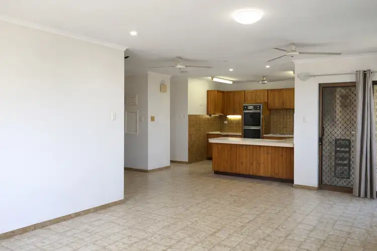 102/294 Casuarina Drive