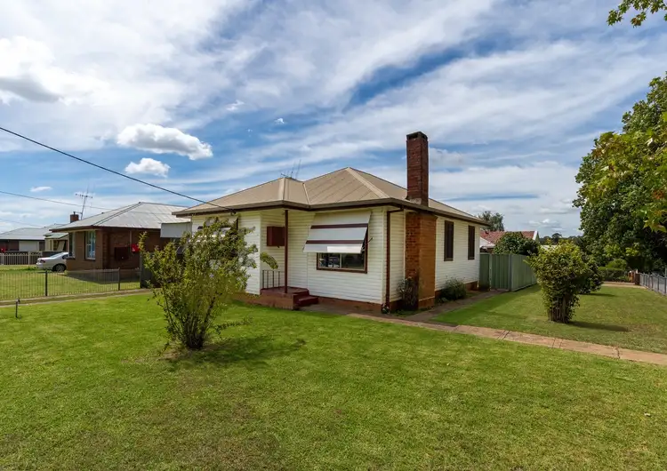 10 Glenroi Avenue