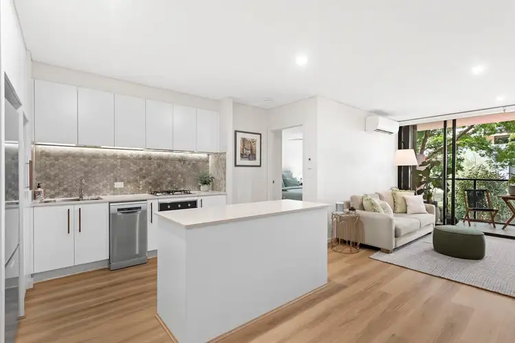 202/40 Chapel Mews