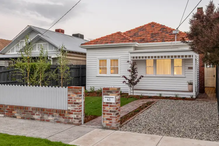 43 Exhibition Street