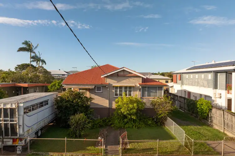 88 Raceview Avenue