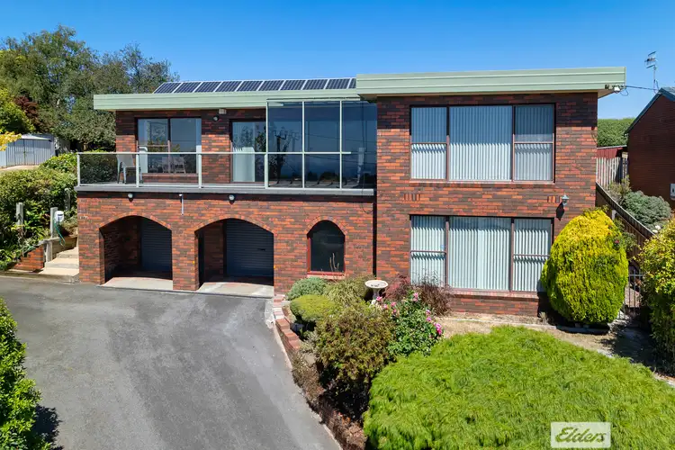 6 Taroona Avenue