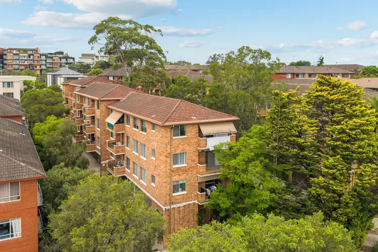 13/33 Meadow Crescent