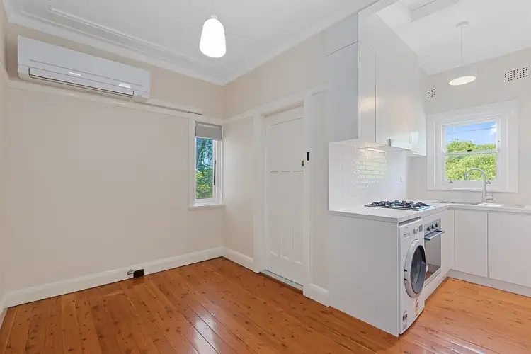 4/2B Yule Street