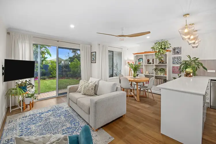 4/52 Naroon Crescent
