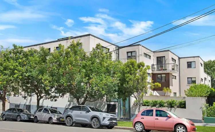 10/1-7 Macaulay Road