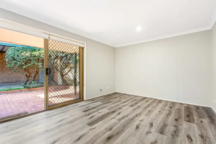 2/7 Waratah Road