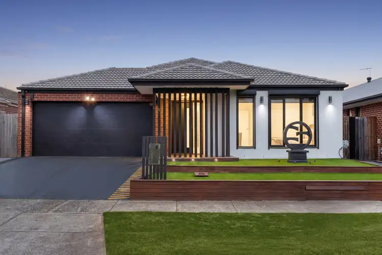 15 Sunstone Boulevard