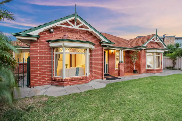 1A Drummond Avenue