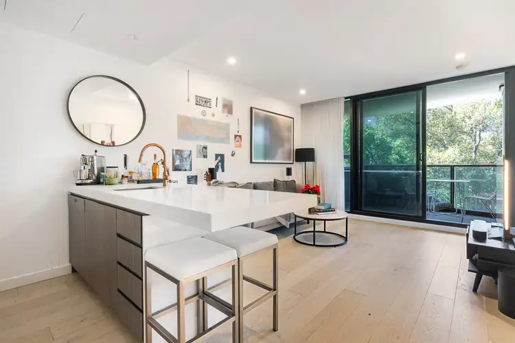 407/8 Bowen Crescent